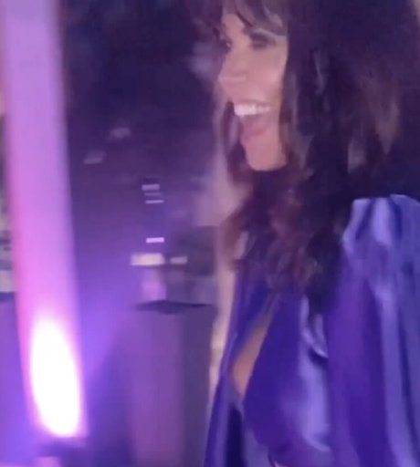 Jenny Powell étoile exclusive des photos