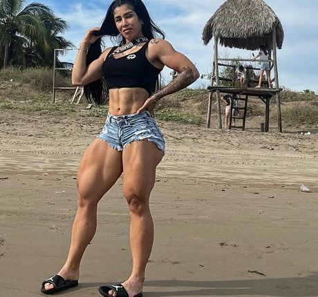 Evelyn Salomon beau modèle galerie