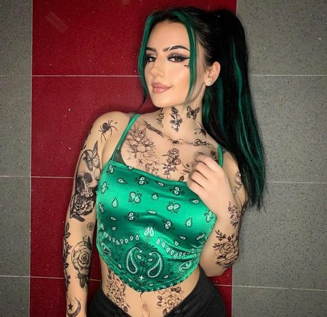 Dilaraa modèle érotique images