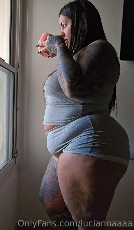 luciannaaaa jolie star du porno galeries