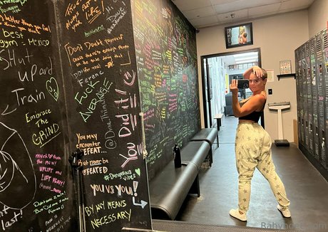 rahyndee étoile chaude galeries