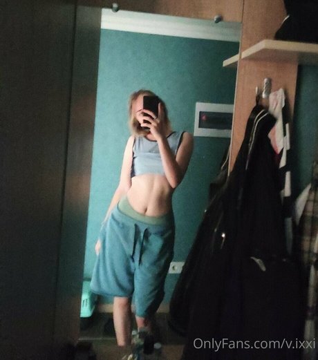 V ixxi modèle nu images