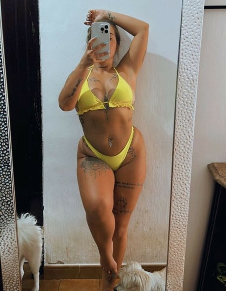 Adrii Rosado modèle gratuit des photos