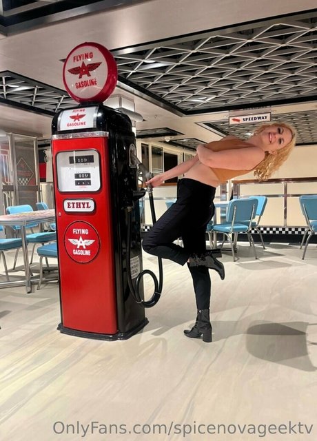 spicenovageektv nus de stars du porno archive