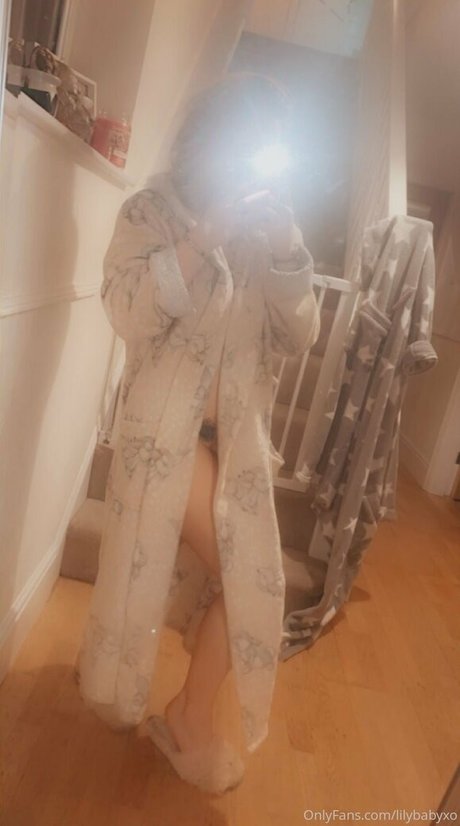 lilybabyxo art modèle des photos