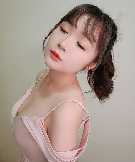 Clarissa Punipun actrice pornographique photo