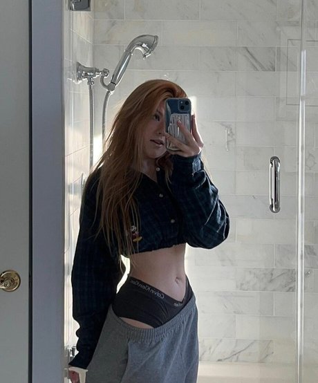 Elsuzannee étoile érotique photos