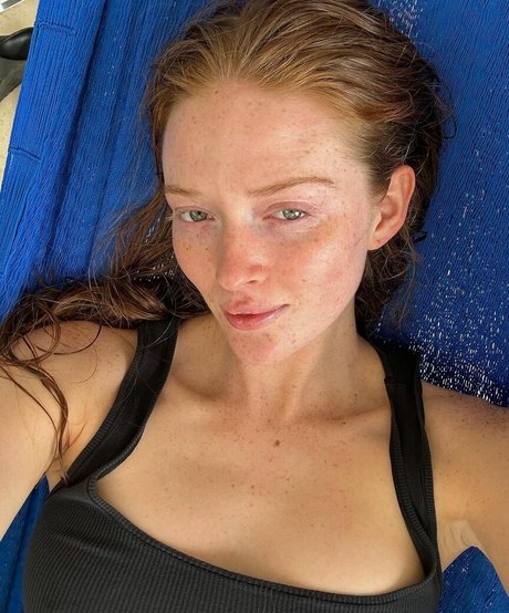Larsen Thompson art star du porno img