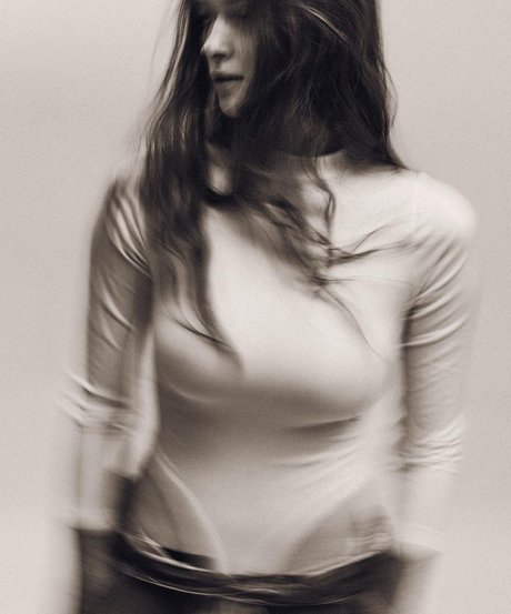 Larsen Thompson modèle porno img