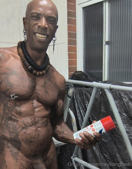 Reykongfree modèle nu des photos