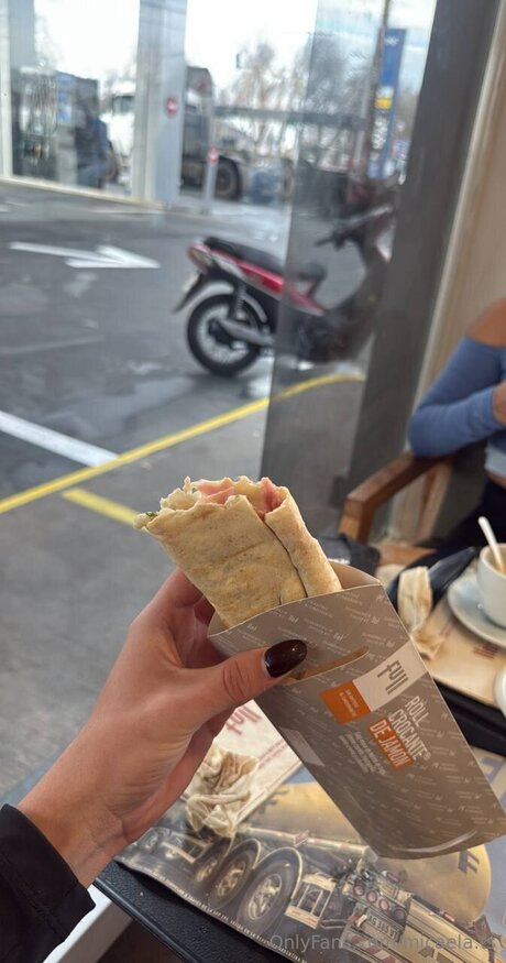 Micaela Ts joli modèle des photos