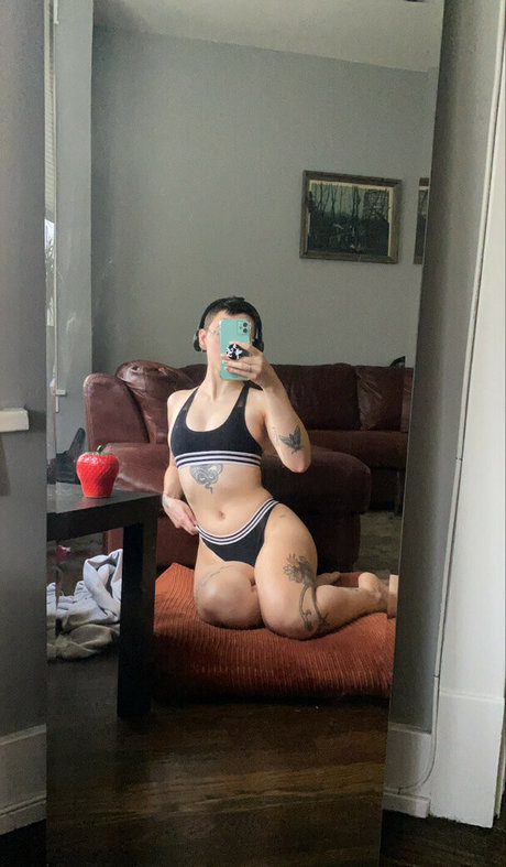 Pleasequietdown modèle de sexe photos