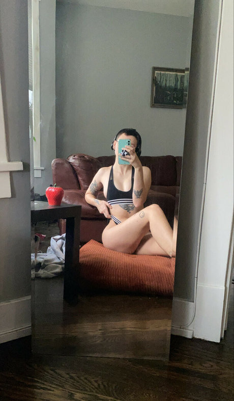 Pleasequietdown actrice libre galerie