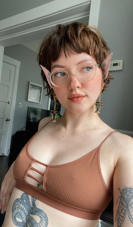 Pleasequietdown star érotique photos