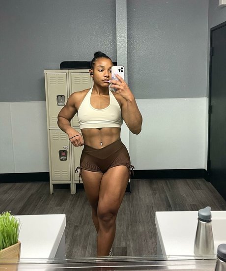 aaaaayevuh modèle xxx photos