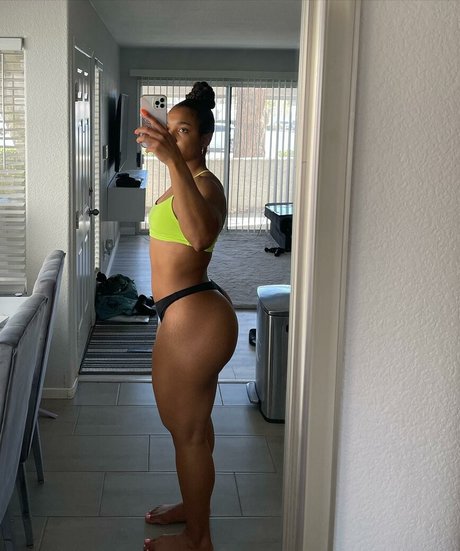 aaaaayevuh modèle chaud galeries