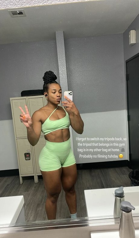 aaaaayevuh actrice de nus photos