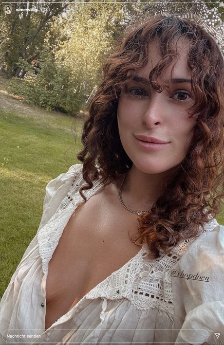 Rumer Willis star du porno exclusive images