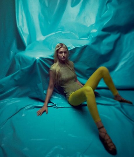 Gigi Hadid modèle pornographique galeries