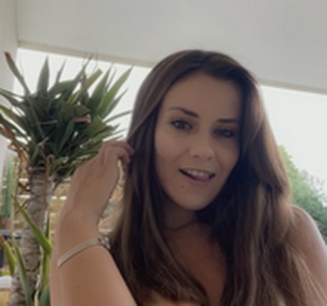 Mina Sauvage star du porno nue image