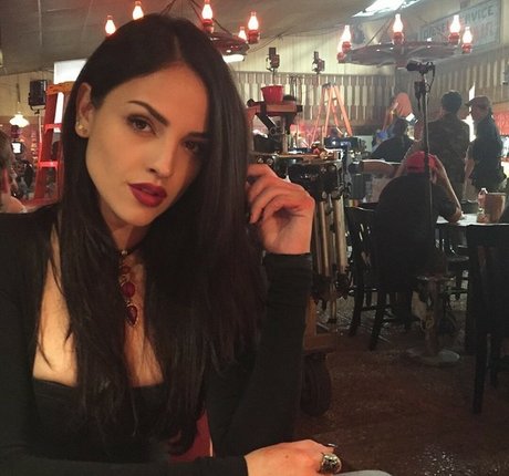 Eiza Gonzalez star érotique archive