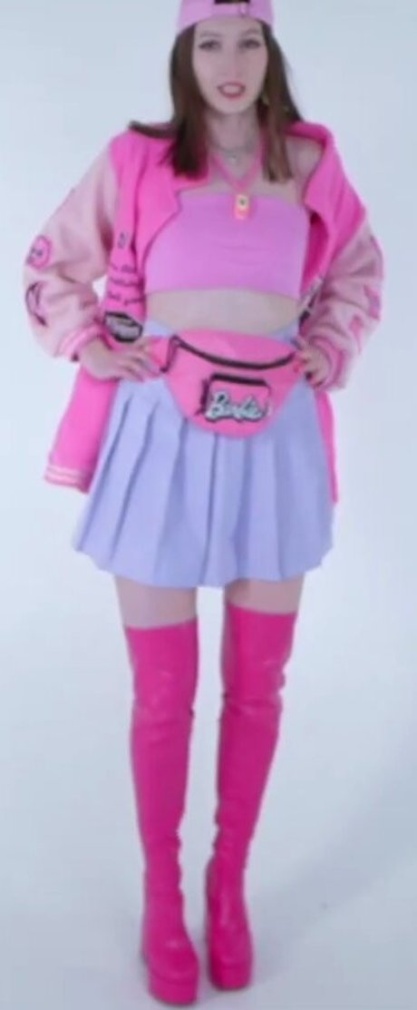 Aloona Larionova star du porno chaude des photos