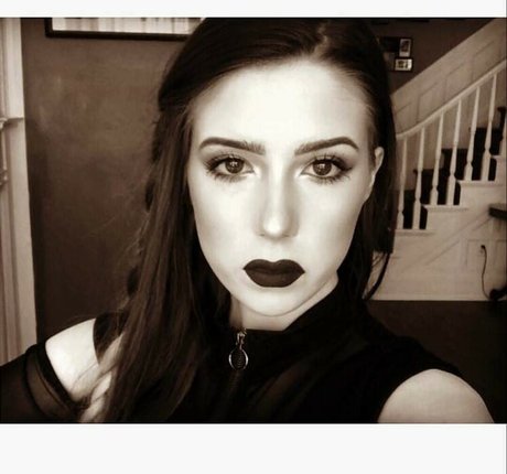 Godheadtestified modèle joli des photos