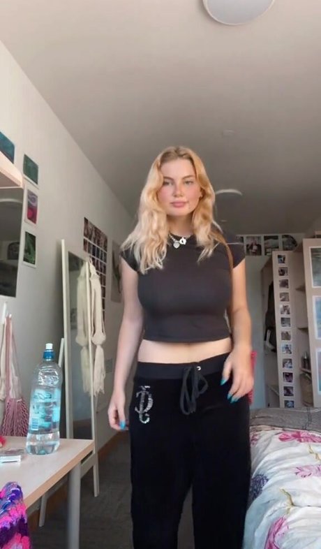 Chloe Bailey étoile chaude img