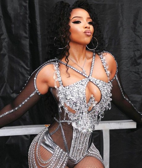 non seulementfans sexy jolie archive