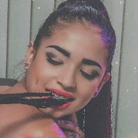 miachava nus star du porno img