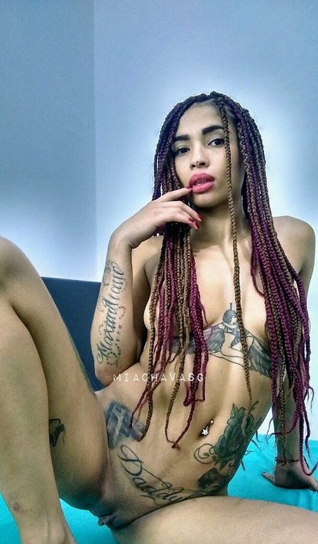 miachava actrice érotique img