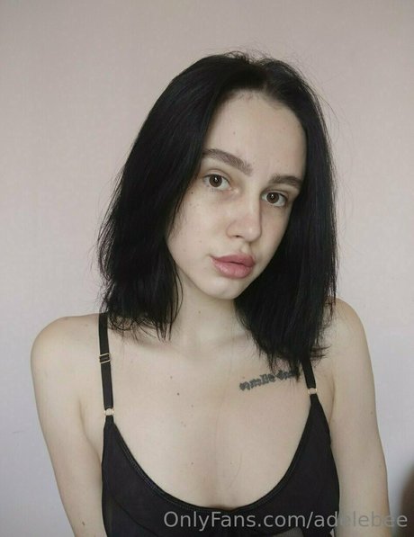 adelebee modèle de haute qualité des photos