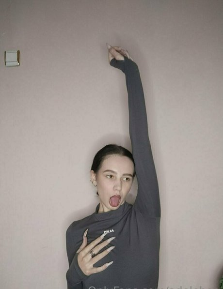 adelebee actrice de nus image