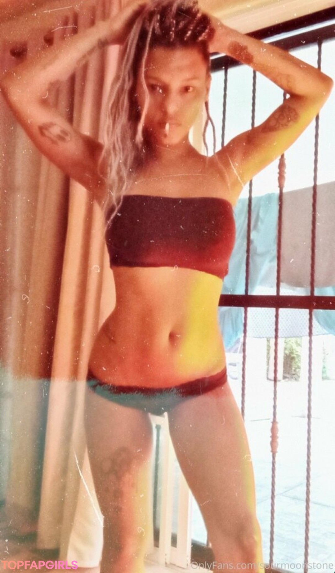 petite blonde onlyfans gratuit collection