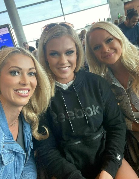 thehotwifetour modèle parfait archive