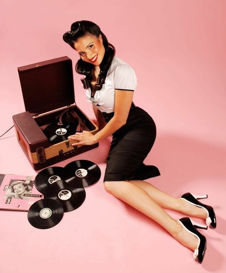 Katrina Law modèle érotique galerie