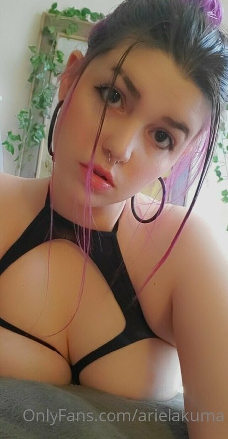 arielakuma modèle porno galerie