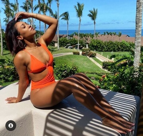 Candice Patton modèles nus galeries