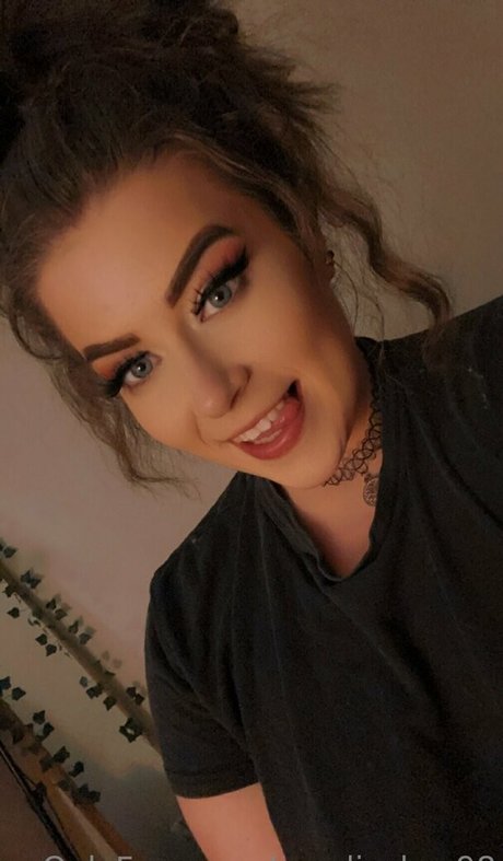 ameliaskye98 étoile nue image