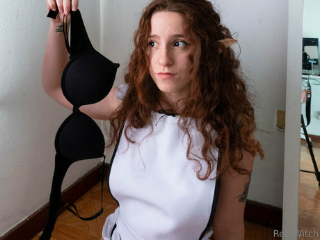red witchh actrice adulte des photos