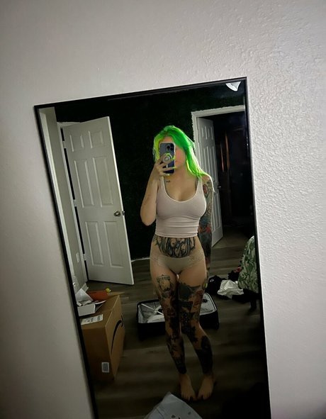 Bepcosplays modèle nu photo