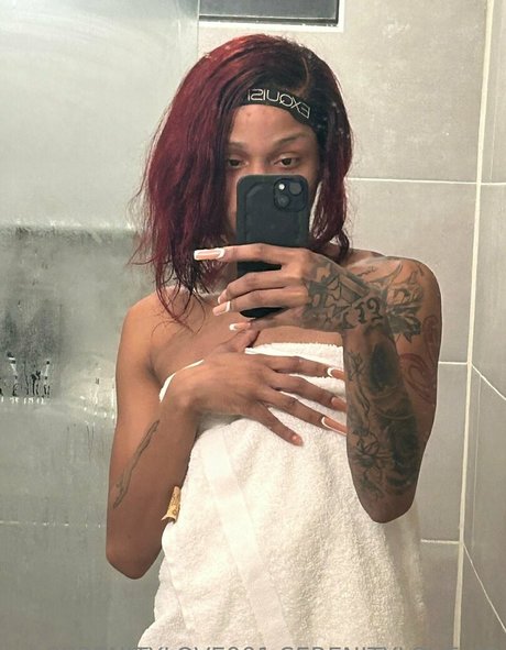 serenitylove001 étoile érotique des photos