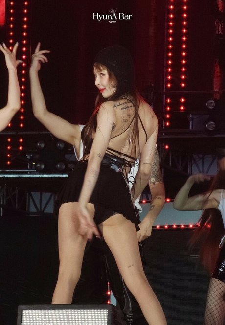 WomenK pop mannequin galeries