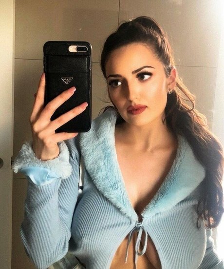 Sonia Ferraro sexe de star du porno archive