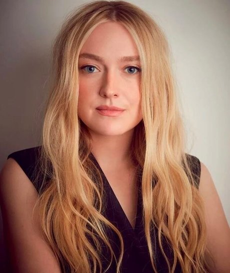 Dakota Fanning haut modèle photos