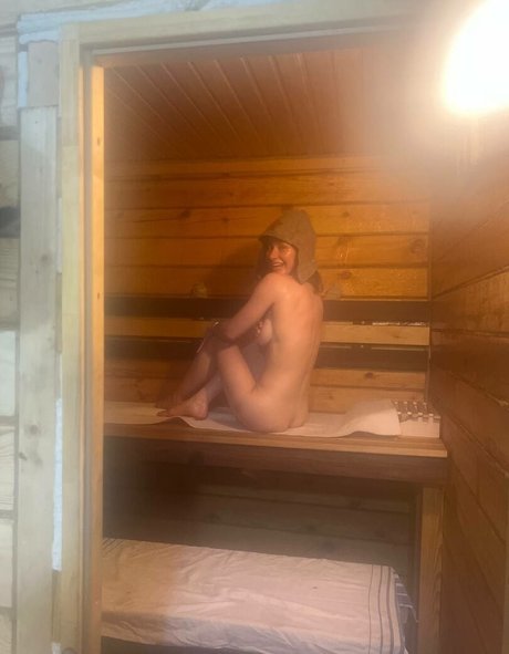 Toma Efremova star du porno érotique photo