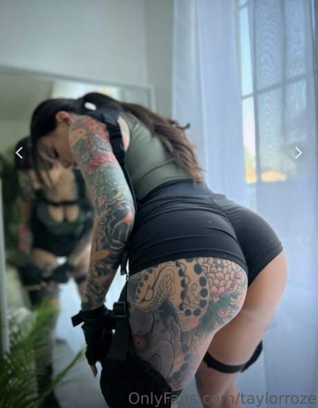 Taylor Roze haut modèle archive