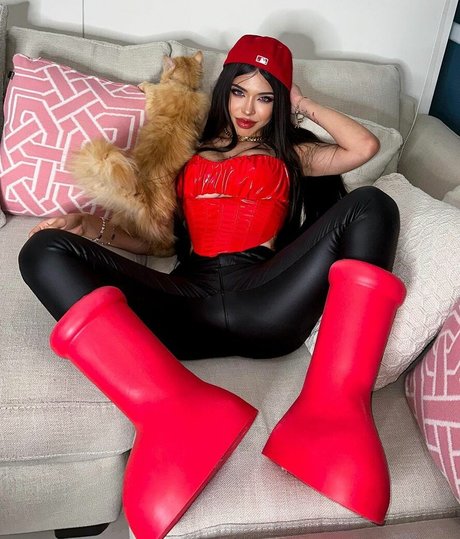 Yeri Mua actrice érotique img