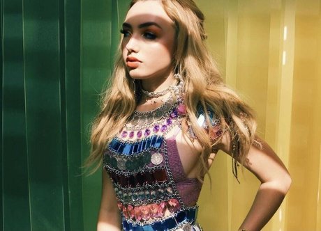 Peyton List actrice sexy img