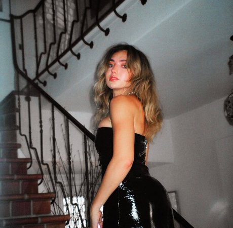 lesbiennes strapon onlyfans jolie et gratuite des photos